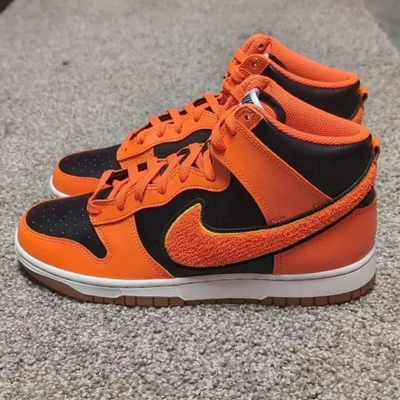 Nike Dunk High Retro University - Picture 3 of 7